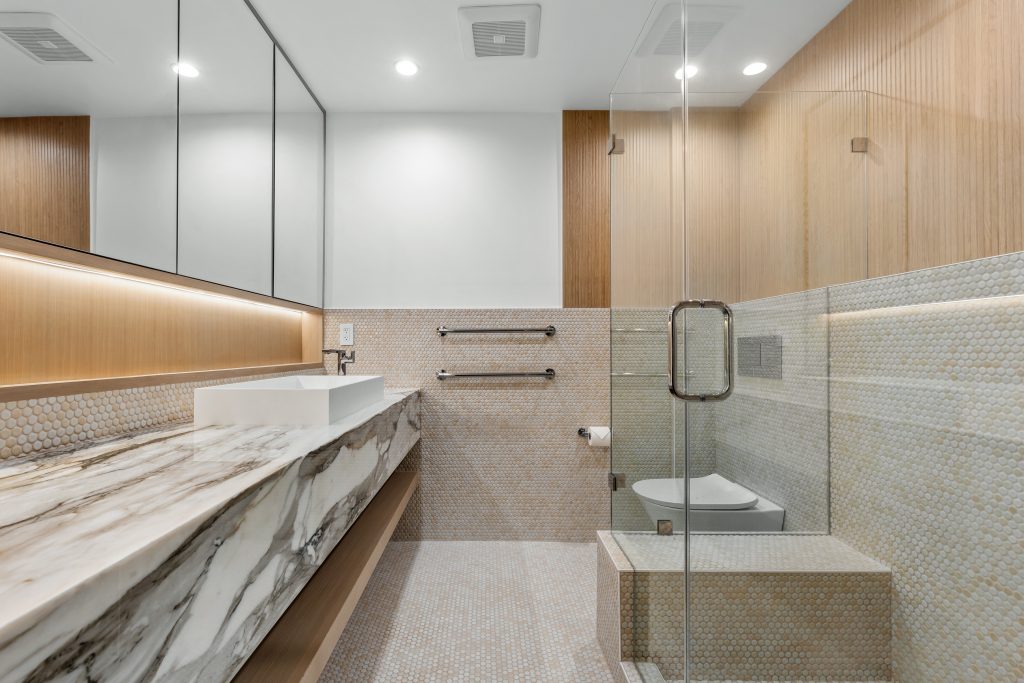 Modern Texture Meets Warm Wood: High-End Bath Retreat